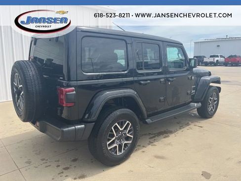 Used 2024 Jeep Wrangler Unlimited Sahara w/ Technology Group AWD/4WD image 6