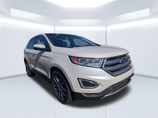 Used 2017 Ford Edge Titanium w/ Equipment Group 301A FWD image 5