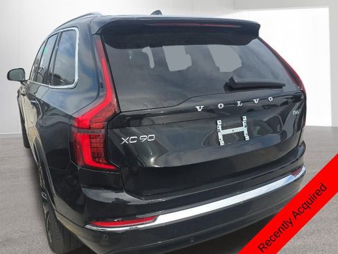Used 2025 Volvo XC90 B6 Plus image 5