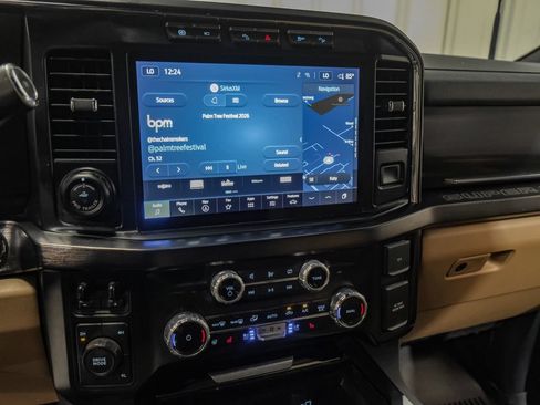 Used 2024 Ford F350 Lariat w/ Lariat Ultimate Package AWD/4WD image 26