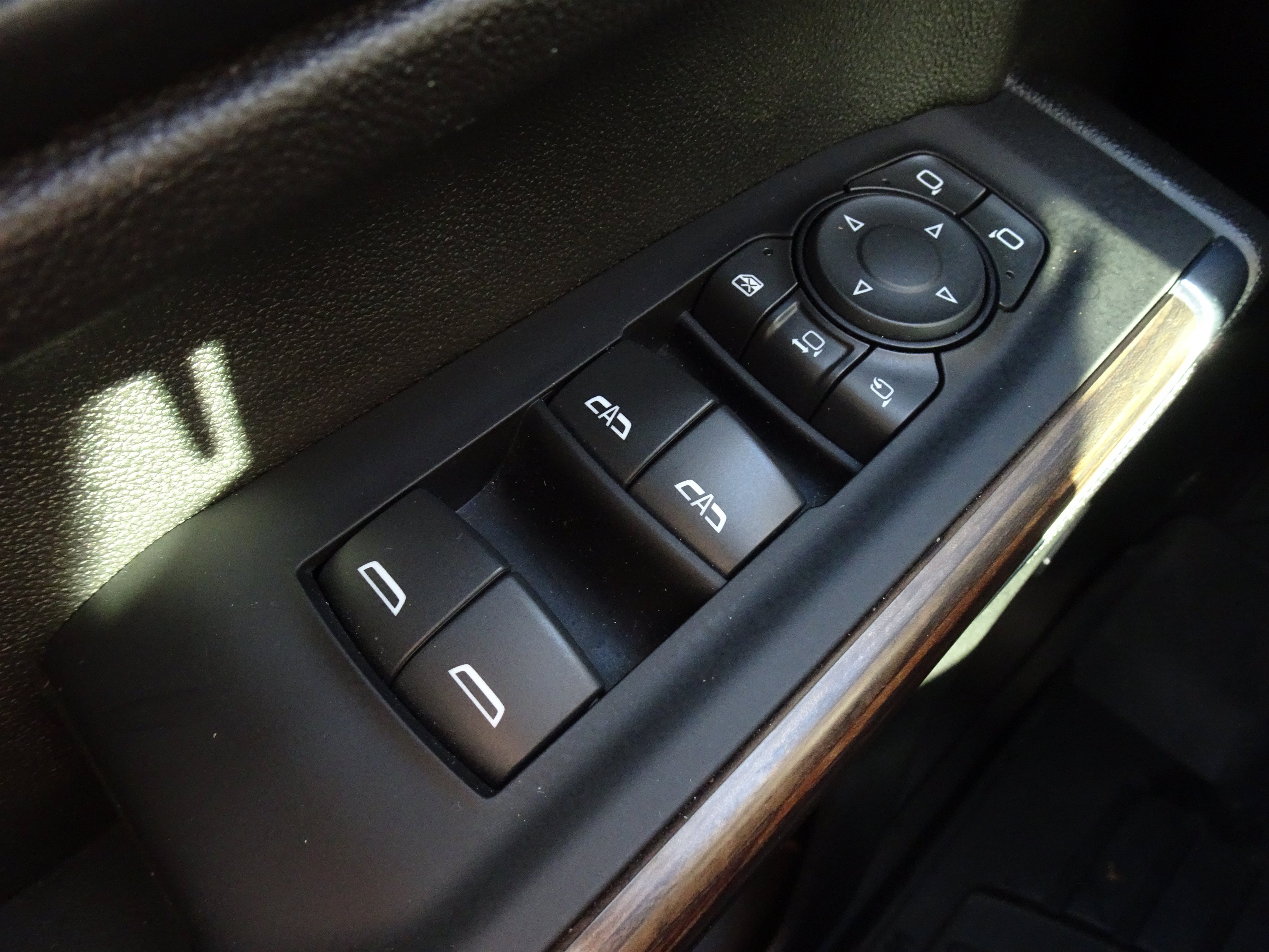 Used 2022 Chevrolet Silverado 2500 High Country w/ LPO, Dark Essentials Package AWD/4WD image 27