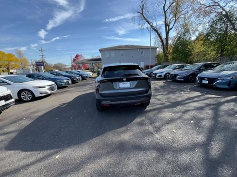 Used 2025 Nissan Kicks SV image 16