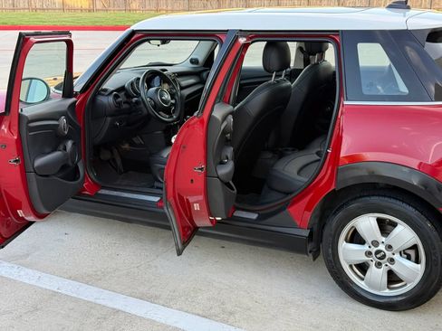 Used 2017 MINI Cooper 4-Door Hardtop FWD image 9