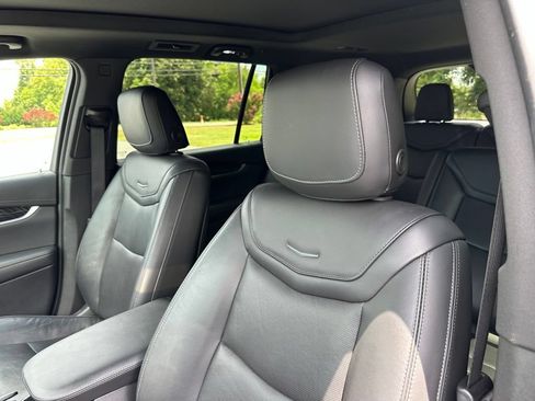 Used 2022 Cadillac XT6 Premium Luxury AWD/4WD image 14