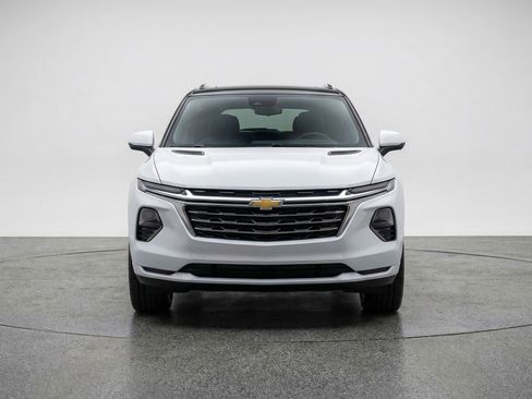 Used 2025 Chevrolet Equinox LT FWD image 2