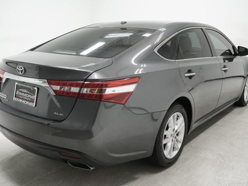 Used 2014 Toyota Avalon XLE Premium FWD image 4
