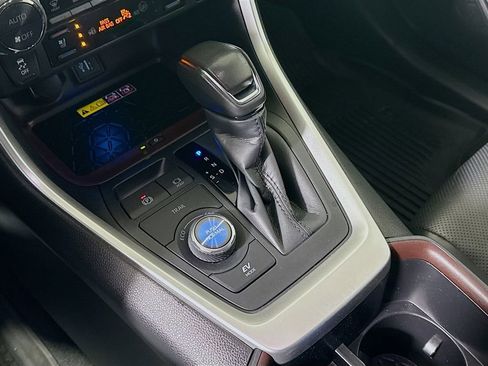 Used 2023 Toyota RAV4 Limited image 16