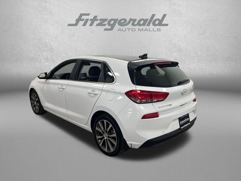Used 2019 Hyundai Elantra GT w/ Style Package 02 FWD image 3