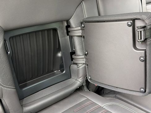 Used 2024 GMC Sierra 2500 AT4X image 43