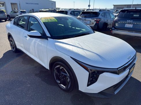Used 2025 Kia K4 EX image 8