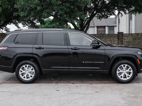 Used 2022 Jeep Grand Cherokee L Limited AWD/4WD image 15