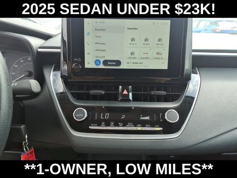 Used 2025 Toyota Corolla LE image 22