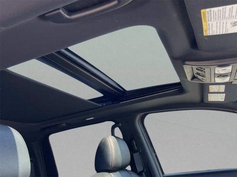 Used 2024 Nissan Titan PRO-4X w/ Pro-4x Convenience Package image 22