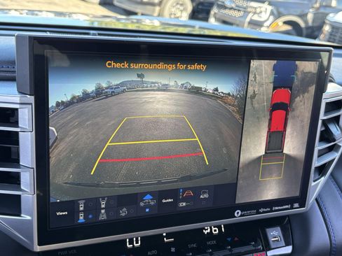 Used 2023 Toyota Tundra Platinum image 5