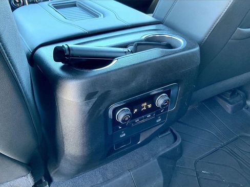 Used 2023 Chevrolet Tahoe Z71 w/ Luxury Package image 38