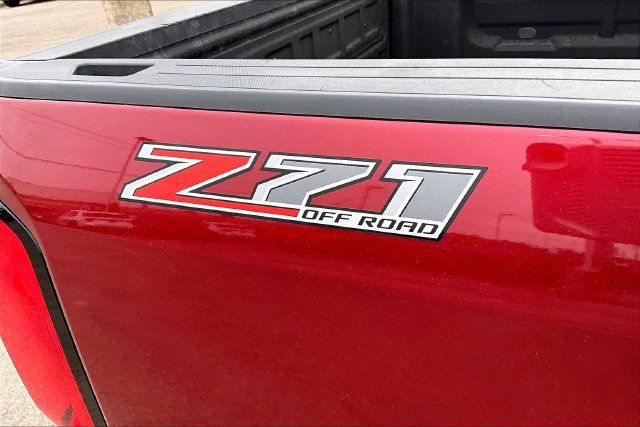 Used 2017 Chevrolet Colorado Z71 AWD/4WD image 30