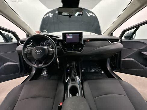 Used 2022 Toyota Corolla LE FWD image 18