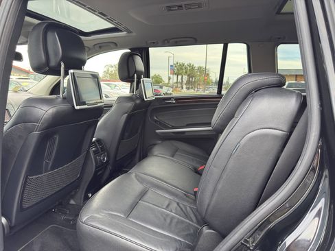 Used 2012 Mercedes-Benz GL 550 4MATIC image 12