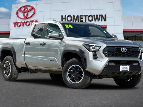 Used 2024 Toyota Tacoma TRD Off-Road image 2