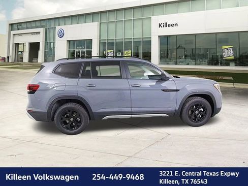 New 2026 Volkswagen Atlas Peak Edition image 8