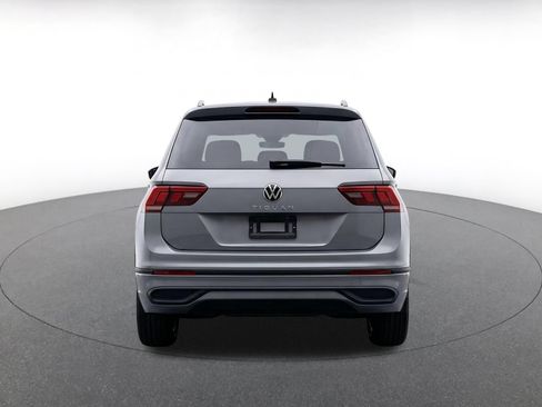 Used 2026 Volkswagen Tiguan SE AWD/4WD image 7