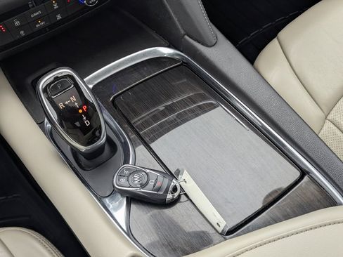 Used 2018 Buick Enclave Essence image 35