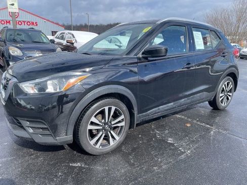 Used 2018 Nissan Kicks SV image 4