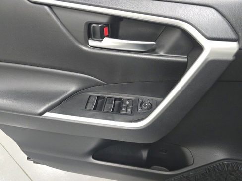 Used 2024 Toyota RAV4 SE image 24