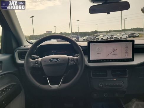 New 2025 Ford Maverick XLT w/ XLT Luxury Package image 27