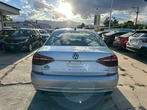 Used 2018 Volkswagen Passat 2.0T R-Line FWD image 6