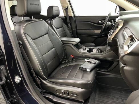 Certified 2022 GMC Acadia Denali w/ Denali Ultimate Package AWD/4WD image 44