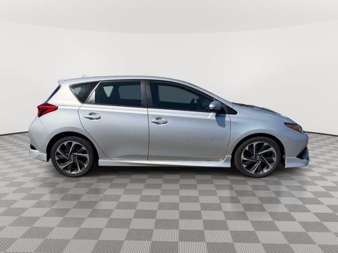 Used 2018 Toyota Corolla iM w/ All-Weather Mat Package FWD image 2