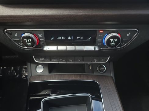 Used 2023 Audi A4 2.0T Premium w/ Convenience Package image 23