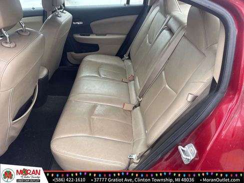 Used 2013 Chrysler 200 Limited image 9
