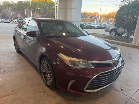 Used 2016 Toyota Avalon Limited image 4