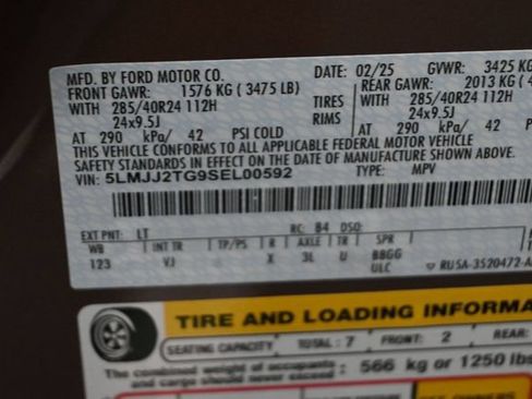 Certified 2025 Lincoln Navigator Black Label AWD/4WD image 37