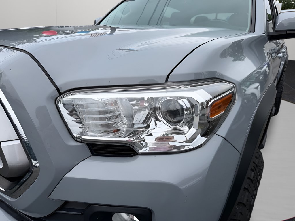 Used 2021 Toyota Tacoma SR5 w/ Trail Edition AWD/4WD image 9