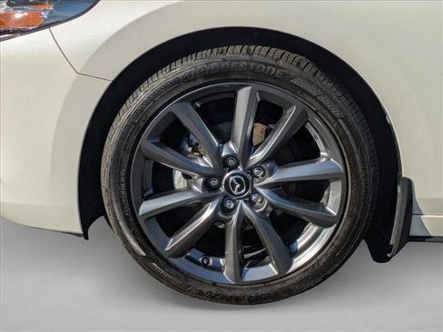 Used 2020 MAZDA MAZDA3 Hatchback w/ Preferred Package image 23