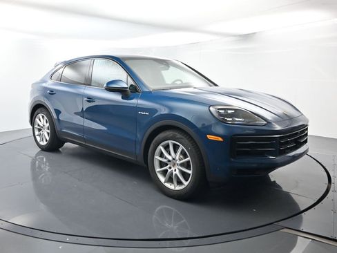 Used 2025 Porsche Cayenne E-Hybrid Coupe image 17
