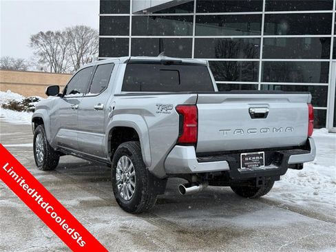 Used 2025 Toyota Tacoma Limited image 5