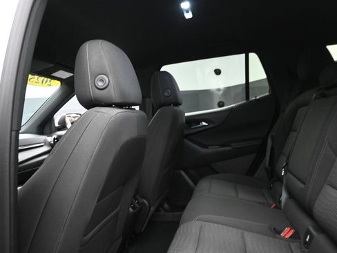 Used 2025 Chevrolet Equinox LT AWD/4WD image 12