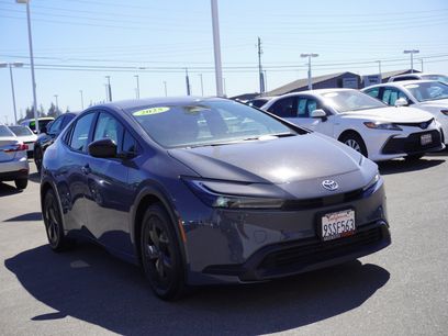 Used 2025 Toyota Prius LE