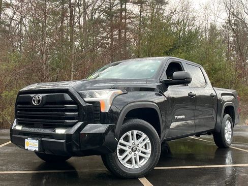 Used 2025 Toyota Tundra SR5 AWD/4WD image 1