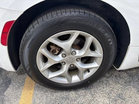 Used 2019 Chrysler Pacifica Touring-L Plus w/ Tire & Wheel Group FWD image 11