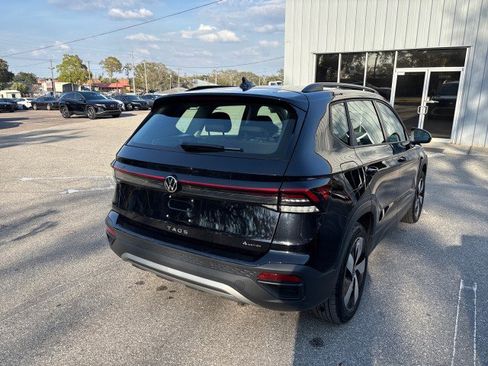 Used 2025 Volkswagen Taos S image 9