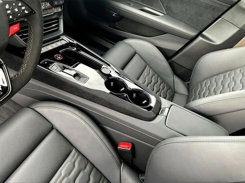 New 2026 Audi RS e-tron GT performance image 22