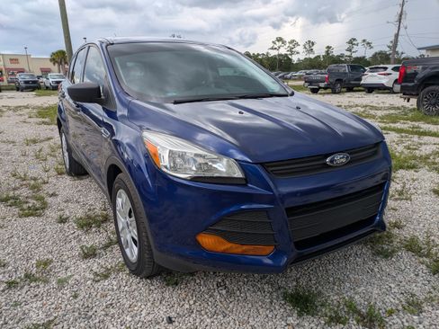 Used 2016 Ford Escape S FWD image 2