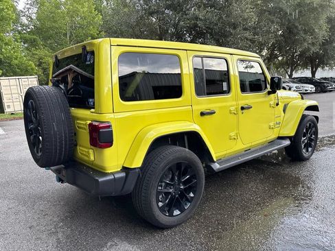 Used 2022 Jeep Wrangler Unlimited Sahara w/ Cold Weather Group AWD/4WD image 26
