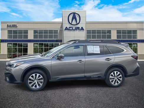 Used 2022 Subaru Outback Premium image 2