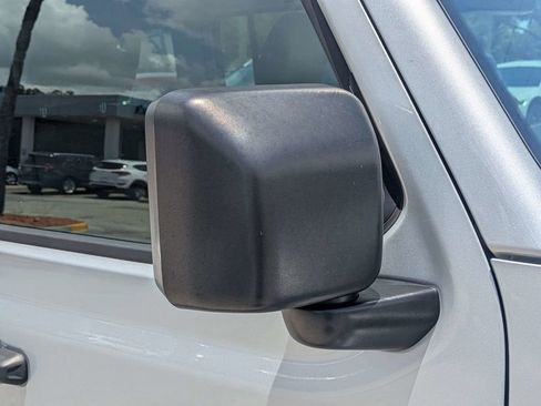 Used 2023 Jeep Wrangler Unlimited Sahara AWD/4WD image 10